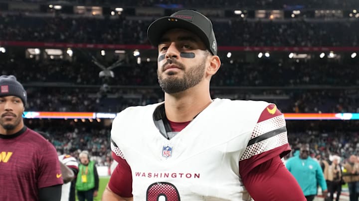 oregon ducks bo nix marcus mariota quarterback injury bucky irving evan williams justin herbert denver broncos nfl commanders