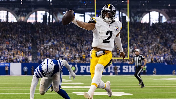 Pittsburgh Steelers v Indianapolis Colts