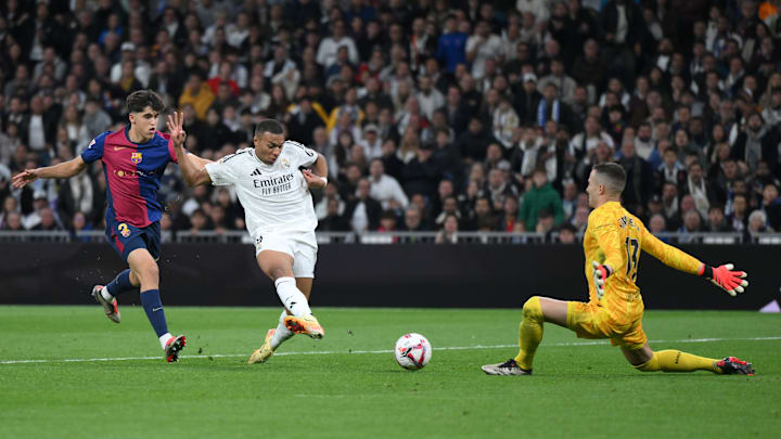 Real Madrid face rivals Barcelona in the Supercopa de Espana