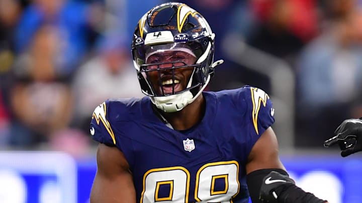 Los Angeles Chargers linebacker Odafe Oweh (98) Mandatory Credit: Gary A. Vasquez-Imagn Images