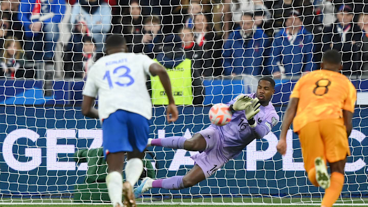 Mike Maignan a stoppé un penalty en fin de match.