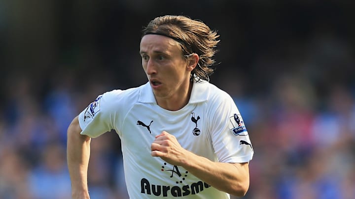 Belgian football pundit Filip Joos has created buzz by comparing Genk's rising star Bilal El Khannouss to Luka Modric, hinting at a possible move to Tottenham Hotspur this summer.