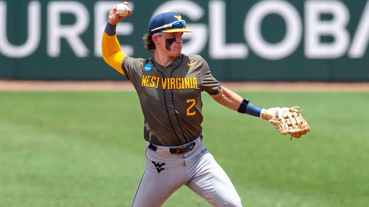 Gavin Kelly 2, The LSU Tigers take on the West Virginia Mountaineers in game 1 of the 2025 NCAA Div 1 Super Regional Baseball Championship at Alex Box Stadium in Baton Rouge, LA. Saturday, June 7, 2025. Gavin Kelly 2, The LSU Tigers take on the West Virginia Mountaineers in game 1 of the 2025 NCAA Div 1 Super Regional Baseball Championship at Alex Box Stadium in Baton Rouge, LA. Saturday, June 7, 2025.