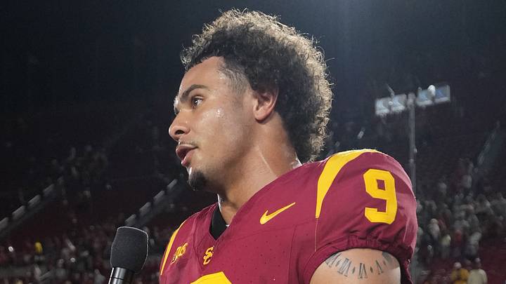 Sep 4, 2026; Los Angeles, California, USA; Hayley Elwood interviews Southern California Trojans safety Kennedy Urlacher (9) after the game against the Fresno State Bulldogs at United Airlines Field at Los Angeles Memorial Coliseum. Mandatory Credit: Kirby Lee-Imagn Images Sep 4, 2026; Los Angeles, California, USA; Hayley Elwood interviews Southern California Trojans safety Kennedy Urlacher (9) after the game against the Fresno State Bulldogs at United Airlines Field at Los Angeles Memorial Coliseum. Mandatory Credit: Kirby Lee-Imagn Images