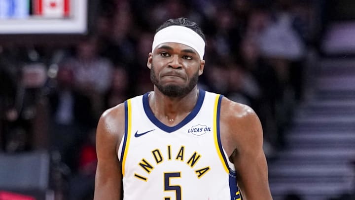 Indiana Pacers forward Jarace Walker (5) looks on against the Toronto Raptors during the second half at Scotiabank Arena. Indiana Pacers forward Jarace Walker (5) looks on against the Toronto Raptors during the second half at Scotiabank Arena.