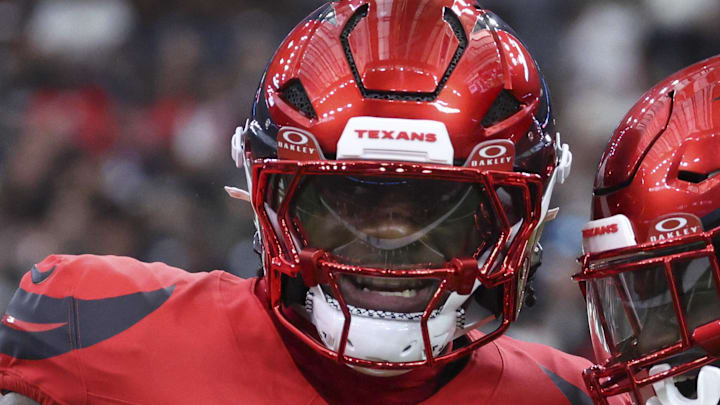 Detroit Lions linebacker Damone Clark (31).