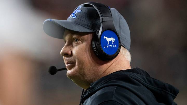 Former Kentucky Wildcats head coach Mark Stoops looks on as Auburn Tigers take on Kentucky Wildcats at Jordan-Hare Stadium in Auburn, Ala. on Saturday, Nov. 1, 2025. Kentucky Wildcats defeated Auburn Tigers 10-3. Former Kentucky Wildcats head coach Mark Stoops looks on as Auburn Tigers take on Kentucky Wildcats at Jordan-Hare Stadium in Auburn, Ala. on Saturday, Nov. 1, 2025. Kentucky Wildcats defeated Auburn Tigers 10-3.