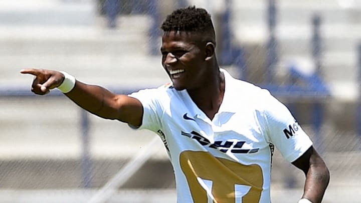 Con un doblete, el ecuatoriano Washington Corozo logró darle los tres puntos a Pumas sobre Rayados en Ciudad Universitaria.