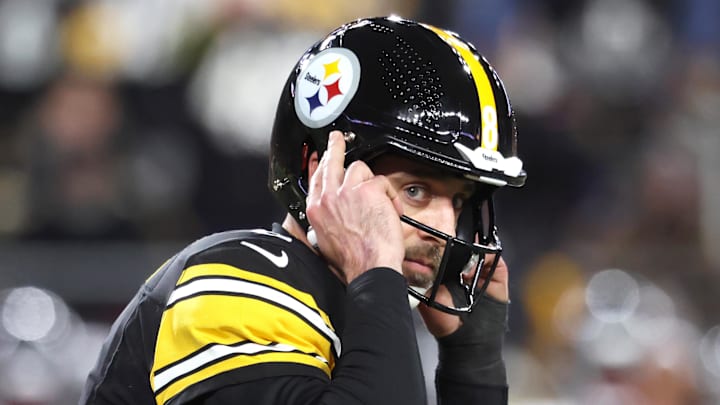 Jan 12, 2026; Pittsburgh, PA, USA; Pittsburgh Steelers quarterback Aaron Rodgers (8) audibles during the second half of an AFC Wild Card Round game against the Houston Texans at Acrisure Stadium. Mandatory Credit: Charles LeClaire-Imagn Images