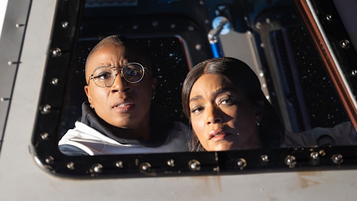 9-1-1 on ABC - AISHA HINDS, ANGELA BASSETT 9-1-1 on ABC - AISHA HINDS, ANGELA BASSETT