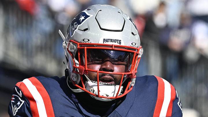 Nov 2, 2025; Foxborough, Massachusetts, USA; New England Patriots defensive tackle Christian Barmore (90) warms up prior to the game against the Atlanta Falcons at Gillette Stadium. Mandatory Credit: Eric Canha-Imagn Images Nov 2, 2025; Foxborough, Massachusetts, USA; New England Patriots defensive tackle Christian Barmore (90) warms up prior to the game against the Atlanta Falcons at Gillette Stadium. Mandatory Credit: Eric Canha-Imagn Images