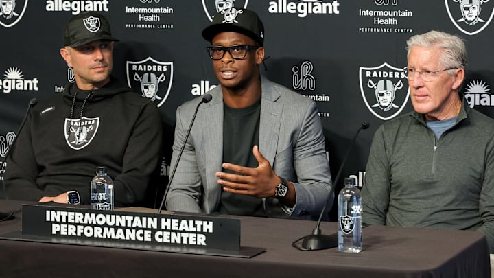 Las Vegas Raiders Introduce Geno Smith