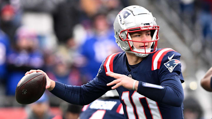 Jan 5, 2025; Foxborough, Massachusetts, USA; New England Patriots quarterback Drake Maye (10) looks to throw against the Buffalo Bills during the first half at Gillette Stadium. Mandatory Credit: Brian Fluharty-Imagn Images Jan 5, 2025; Foxborough, Massachusetts, USA; New England Patriots quarterback Drake Maye (10) looks to throw against the Buffalo Bills during the first half at Gillette Stadium. Mandatory Credit: Brian Fluharty-Imagn Images