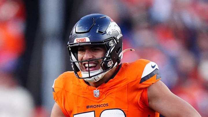 Denver Broncos linebacker Jonah Elliss