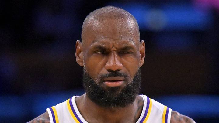 Detroit Pistons, Los Angeles Lakers, LeBron James Detroit Pistons, Los Angeles Lakers, LeBron James