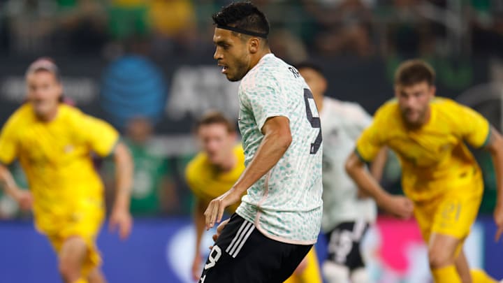 Raúl Jiménez marcó desde los once pasos en el empate 2-2 de México contra Australia, siendo su tanto 30 con El Tricolor.
