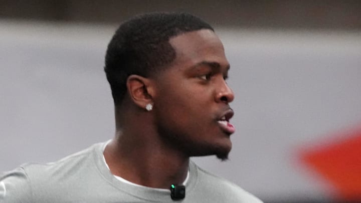 Miami Dolphins running back  De'Von Achane