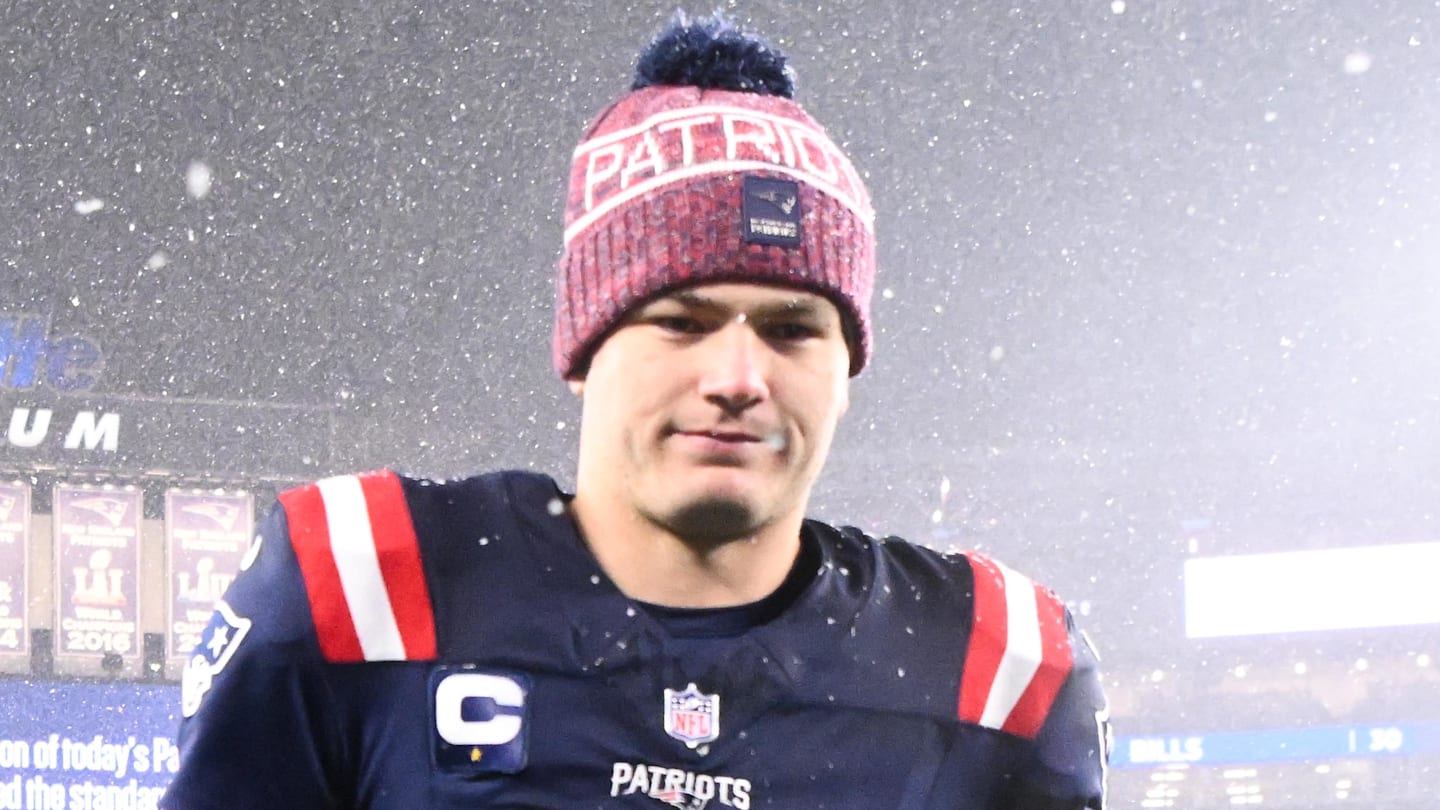 PFF gives Drake Maye a meaningless award while snubbing him on a real one