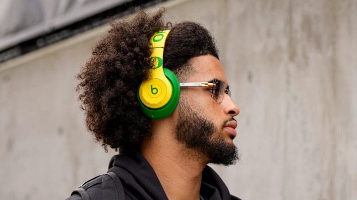 Oregon Ducks dante moore nfl draft name image likeness nil deals brand partnership texas arch manning brenden sorsby sec