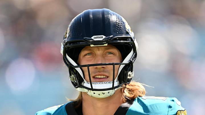 Jacksonville Jaguars quarterback Trevor Lawrence warms up Jacksonville Jaguars quarterback Trevor Lawrence warms up