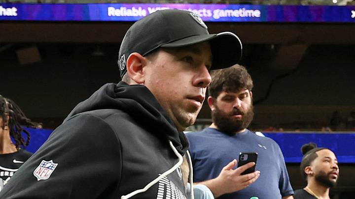 Aug 20, 2026; Houston, Texas, USA; Las Vegas Raiders head coach Klint Kubiak jogs onto the field before the game against the Houston Texans at Reliant Stadium. Mandatory Credit: Troy Taormina-Imagn Images Aug 20, 2026; Houston, Texas, USA; Las Vegas Raiders head coach Klint Kubiak jogs onto the field before the game against the Houston Texans at Reliant Stadium. Mandatory Credit: Troy Taormina-Imagn Images