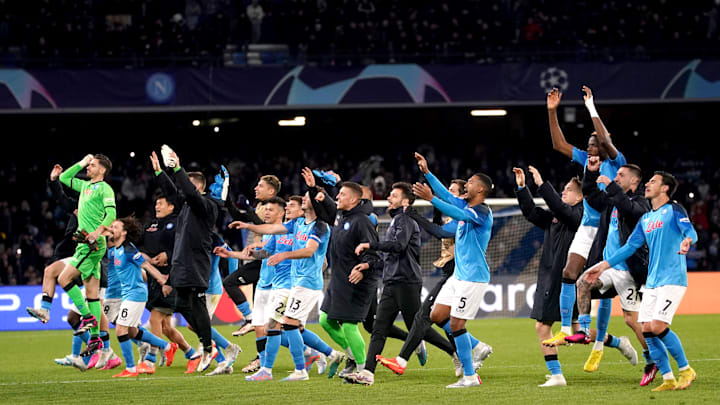 Napoli garantiu a classificação para as quartas de final da Liga dos Campeões com duas boas vitórias contra o Eintracht Frankfurt