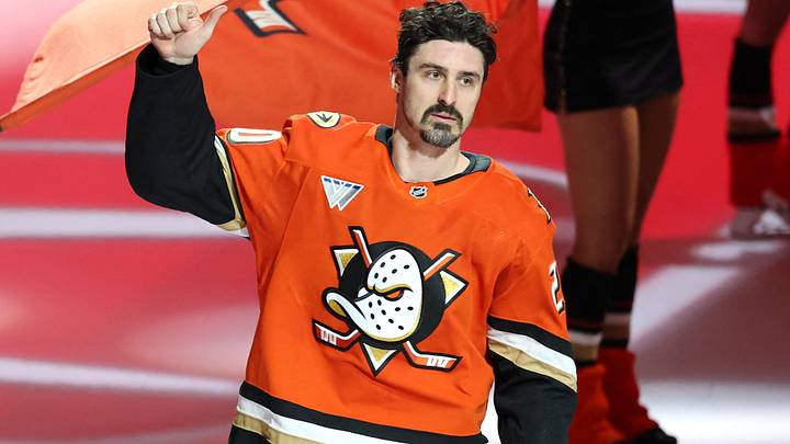 Feb 1, 2026; Anaheim, California, USA; Anaheim Ducks left wing Chris Kreider (20) acknowledges fans as he is named the first star of the game after defeating the Vegas Golden Knights 4-3 at Honda Center. Mandatory Credit: Kiyoshi Mio-Imagn Images Feb 1, 2026; Anaheim, California, USA; Anaheim Ducks left wing Chris Kreider (20) acknowledges fans as he is named the first star of the game after defeating the Vegas Golden Knights 4-3 at Honda Center. Mandatory Credit: Kiyoshi Mio-Imagn Images