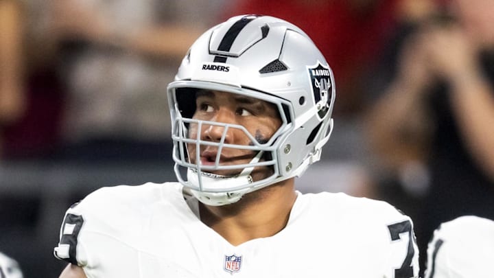 Las Vegas Raiders DL Laki Tasi.