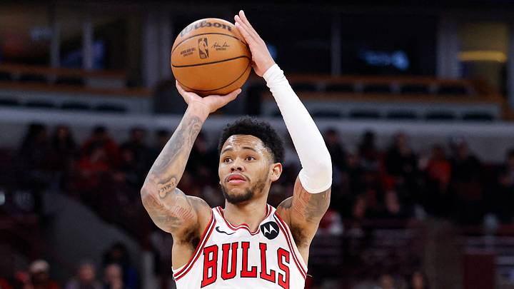 Feb 19, 2026; Chicago, Illinois, USA; Chicago Bulls guard Anfernee Simons (22) shoots against the Toronto Raptors during the second half at United Center. Mandatory Credit: Kamil Krzaczynski-Imagn Images Feb 19, 2026; Chicago, Illinois, USA; Chicago Bulls guard Anfernee Simons (22) shoots against the Toronto Raptors during the second half at United Center. Mandatory Credit: Kamil Krzaczynski-Imagn Images