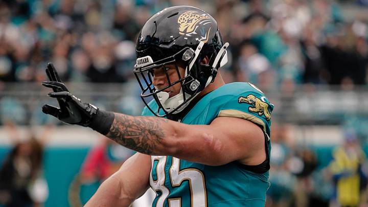 Jan 4, 2026; Jacksonville, Florida, USA; Jacksonville Jaguars tight end Brenton Strange (85) celebrates after scoring a touchdown against the Tennessee Titans at EverBank Stadium. Mandatory Credit: Travis Register-Imagn Images