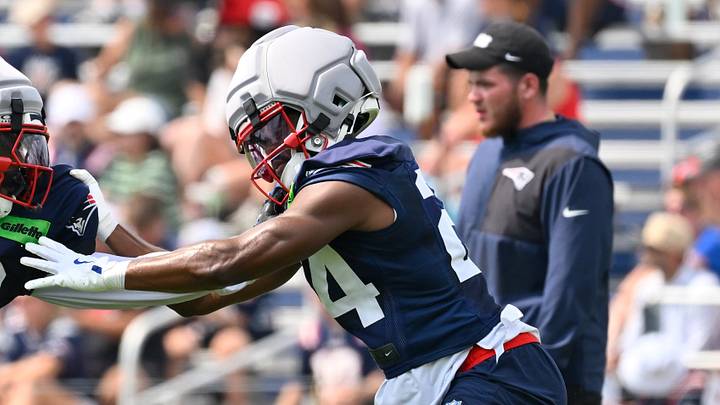 Jul 28, 2026; Foxborough, MA, USA; New England Patriots safety Mike Brown (33) does a drill with safety Dell Pettus (24) during training camp at Gillette Stadium. Mandatory Credit: Eric Canha-Imagn Images Jul 28, 2026; Foxborough, MA, USA; New England Patriots safety Mike Brown (33) does a drill with safety Dell Pettus (24) during training camp at Gillette Stadium. Mandatory Credit: Eric Canha-Imagn Images