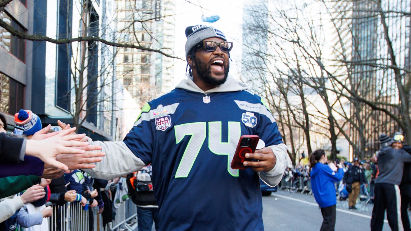 Seahawks Re-Sign OT Josh Jones to Boost Depth