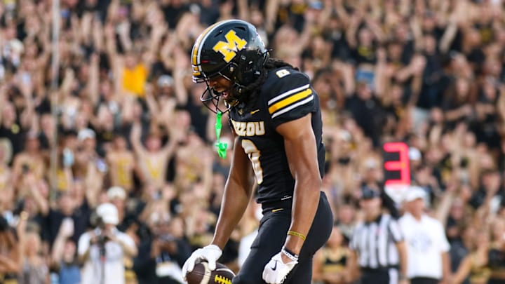 Sept 20, 2025; Columbia, Missouri, USA; Missouri Tigers Wide Receiver Josh Manning celebrates in the end zone after scoring a touchdown. Sept 20, 2025; Columbia, Missouri, USA; Missouri Tigers Wide Receiver Josh Manning celebrates in the end zone after scoring a touchdown.