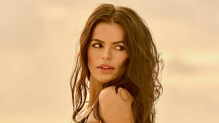 Brooks Nader was photographed by Yu Tsai in Mexico. Swimsuit by Andi Bagus. Body chain by Jacquie Aiche. Brooks Nader was photographed by Yu Tsai in Mexico. Swimsuit by Andi Bagus. Body chain by Jacquie Aiche.