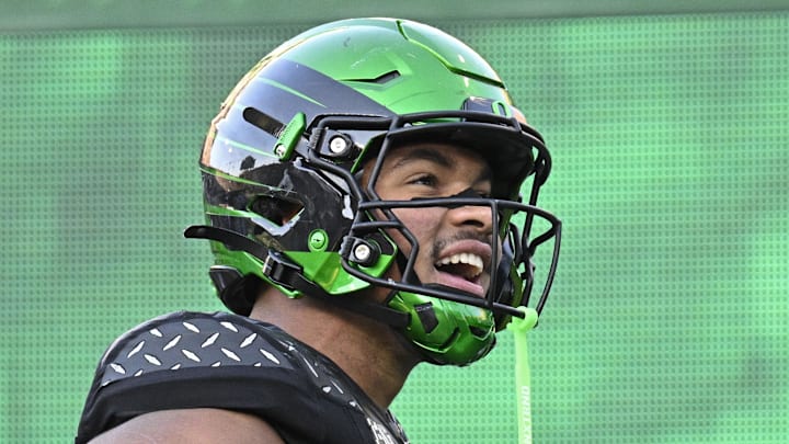 Oregon Ducks tight end Kenyon Sadiq Oregon Ducks tight end Kenyon Sadiq