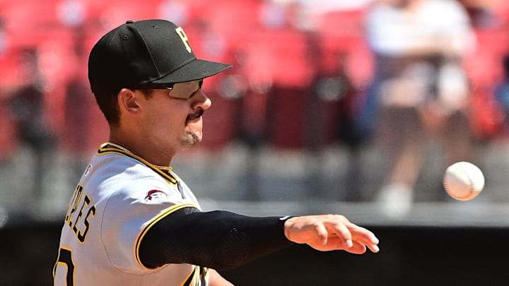 Aug 28, 2025; St. Louis, Missouri, USA; Pittsburgh Pirates second baseman Nick Gonzales (39) throws to first base for an out on St. Louis Cardinals right fielder Jordan Walker (not pictured) in the fifth inning at Busch Stadium. Mandatory Credit: Tim Vizer-Imagn Images Aug 28, 2025; St. Louis, Missouri, USA; Pittsburgh Pirates second baseman Nick Gonzales (39) throws to first base for an out on St. Louis Cardinals right fielder Jordan Walker (not pictured) in the fifth inning at Busch Stadium. Mandatory Credit: Tim Vizer-Imagn Images