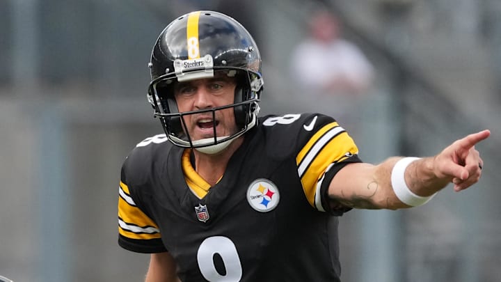 Pittsburgh Steelers quarterback Aaron Rodgers