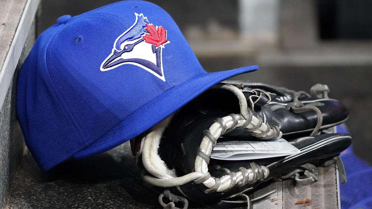 Blue Jays Should Be Concerned About Overpaid Pitcher Next Season