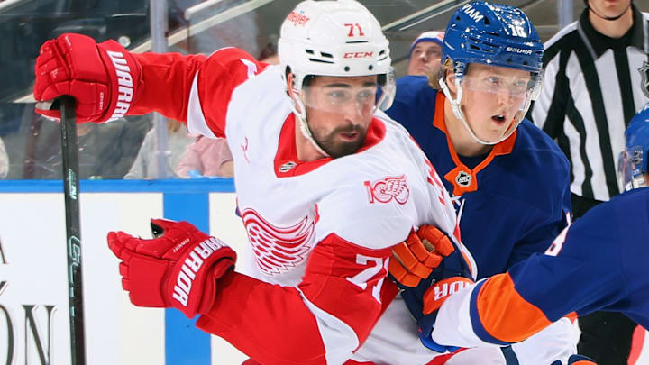 Detroit Red Wings v New York Islanders Detroit Red Wings v New York Islanders