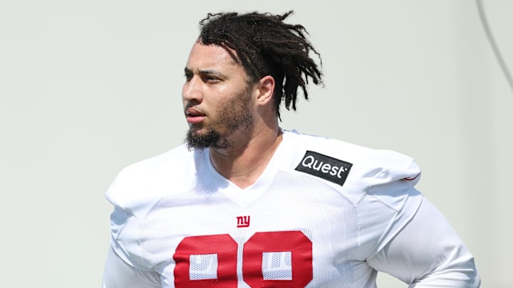 Defensive tackle D.J. Davidson  