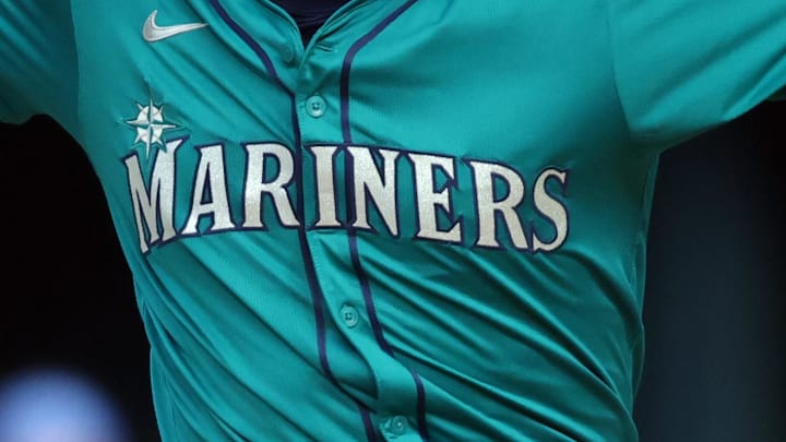 Seattle Mariners pitcher Luis Castillo (58) throws a pitch during the first inning against the Texas Rangers at Globe Life Field in 2025. 