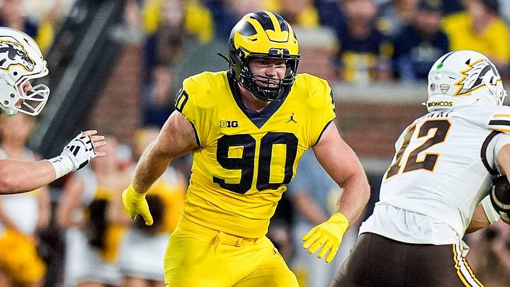 Michigan EDGE John Henry Daley (90) leads the Wolverines' defense at home against the Oklahoma Sooners. Michigan EDGE John Henry Daley (90) leads the Wolverines' defense at home against the Oklahoma Sooners.