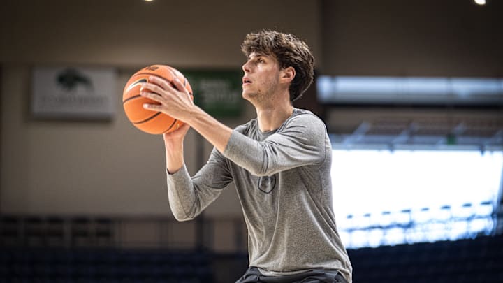 Gonzaga Bulldogs guard Mario Saint-Supery