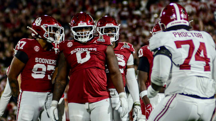 Oklahoma defensive lineman David Stone competes against Alabama in the CFP.