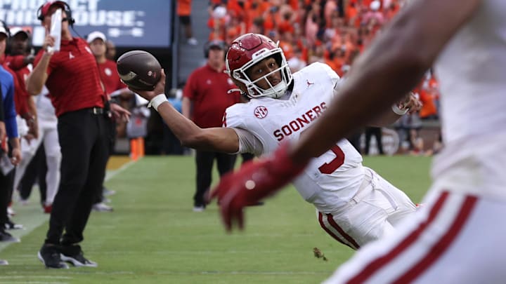 Oklahoma quarterback Michael Hawkins