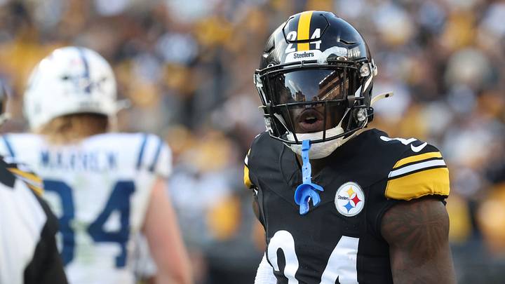 Nov 2, 2025; Pittsburgh, Pennsylvania, USA; Pittsburgh Steelers cornerback Joey Porter Jr. (24) reacts to field judge Jeff Shears (60) after committing a pass interference penalty against the Indianapolis Colts during the fourth quarter at Acrisure Stadium. Mandatory Credit: Charles LeClaire-Imagn Images Nov 2, 2025; Pittsburgh, Pennsylvania, USA; Pittsburgh Steelers cornerback Joey Porter Jr. (24) reacts to field judge Jeff Shears (60) after committing a pass interference penalty against the Indianapolis Colts during the fourth quarter at Acrisure Stadium. Mandatory Credit: Charles LeClaire-Imagn Images