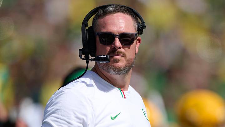 Sep 5, 2026; Eugene, Oregon, USA; Oregon Ducks head coach Dan Lanning asks for a video review during the second half in a game against the Boise State Broncos at Autzen Stadium. Mandatory Credit: Troy Wayrynen-Imagn Images Sep 5, 2026; Eugene, Oregon, USA; Oregon Ducks head coach Dan Lanning asks for a video review during the second half in a game against the Boise State Broncos at Autzen Stadium. Mandatory Credit: Troy Wayrynen-Imagn Images