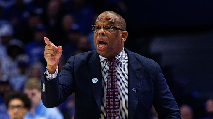 Dec 2, 2025; Lexington, Kentucky, USA; North Carolina Tar Heels head coach Hubert Davis calls out a play during the first half against the Kentucky Wildcats at Rupp Arena at Central Bank Center. Mandatory Credit: Jordan Prather-Imagn Images Dec 2, 2025; Lexington, Kentucky, USA; North Carolina Tar Heels head coach Hubert Davis calls out a play during the first half against the Kentucky Wildcats at Rupp Arena at Central Bank Center. Mandatory Credit: Jordan Prather-Imagn Images