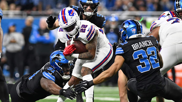 Buffalo Bills running back Ray Davis (22) runs the ball against the Detroit Lions in the second quarter at Ford Field
