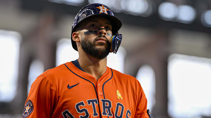 Sep 7, 2025; Arlington, Texas, USA; Houston Astros third baseman Carlos Correa (1) walks to the on-deck circle during the game between the Texas Rangers and the Houston Astros at Globe Life Field. Mandatory Credit: Jerome Miron-Imagn Images Sep 7, 2025; Arlington, Texas, USA; Houston Astros third baseman Carlos Correa (1) walks to the on-deck circle during the game between the Texas Rangers and the Houston Astros at Globe Life Field. Mandatory Credit: Jerome Miron-Imagn Images